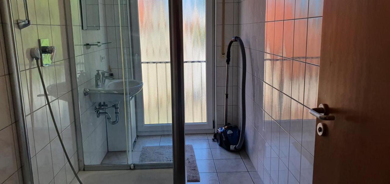 Outletcity Ferienwohnung 2 Metzingen  Exteriör bild