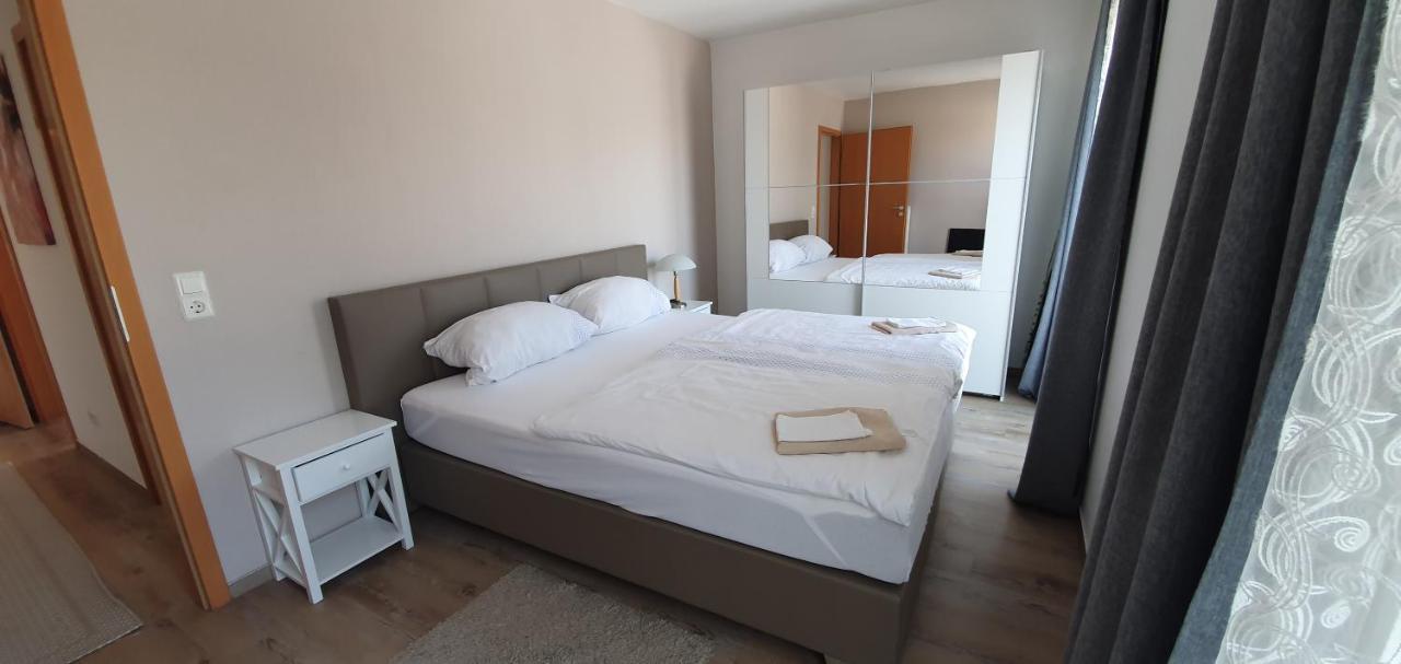 Outletcity Ferienwohnung 2 Metzingen  Exteriör bild