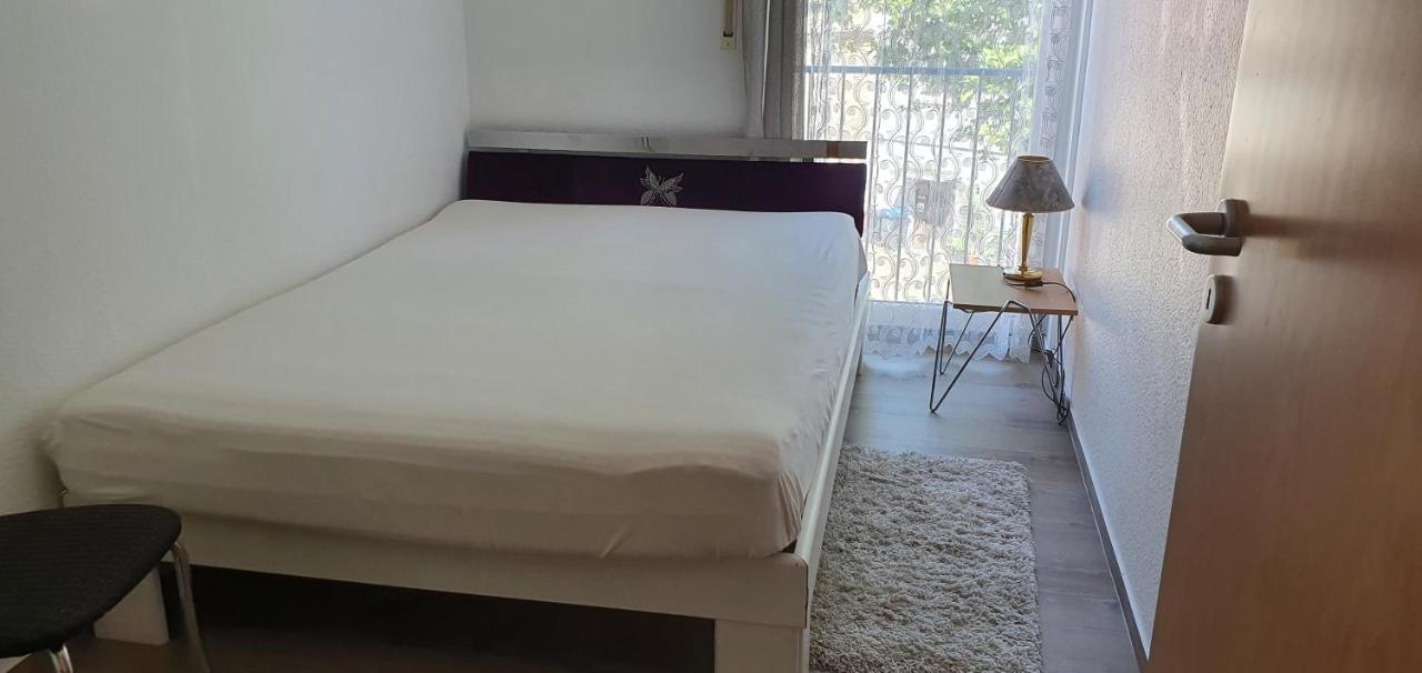 Outletcity Ferienwohnung 2 Metzingen  Exteriör bild